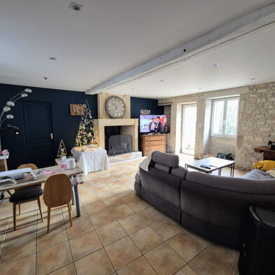 Maison 8 pièces 1500 €