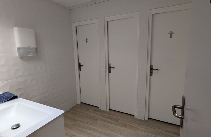 BUREAUX VENDU VIDE — photo 5