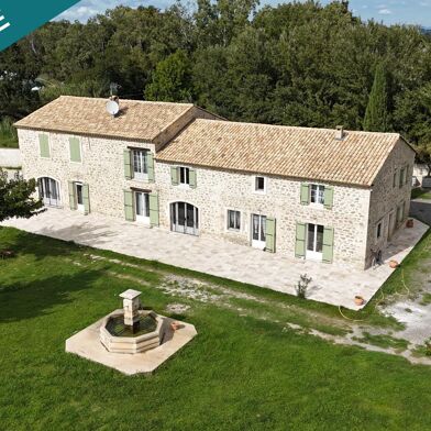 Maison 15 pièces 1200000 €