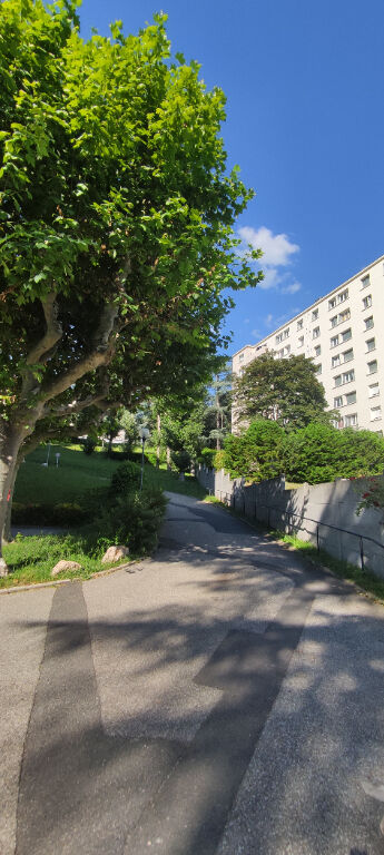 Appt t2 cours fauriel