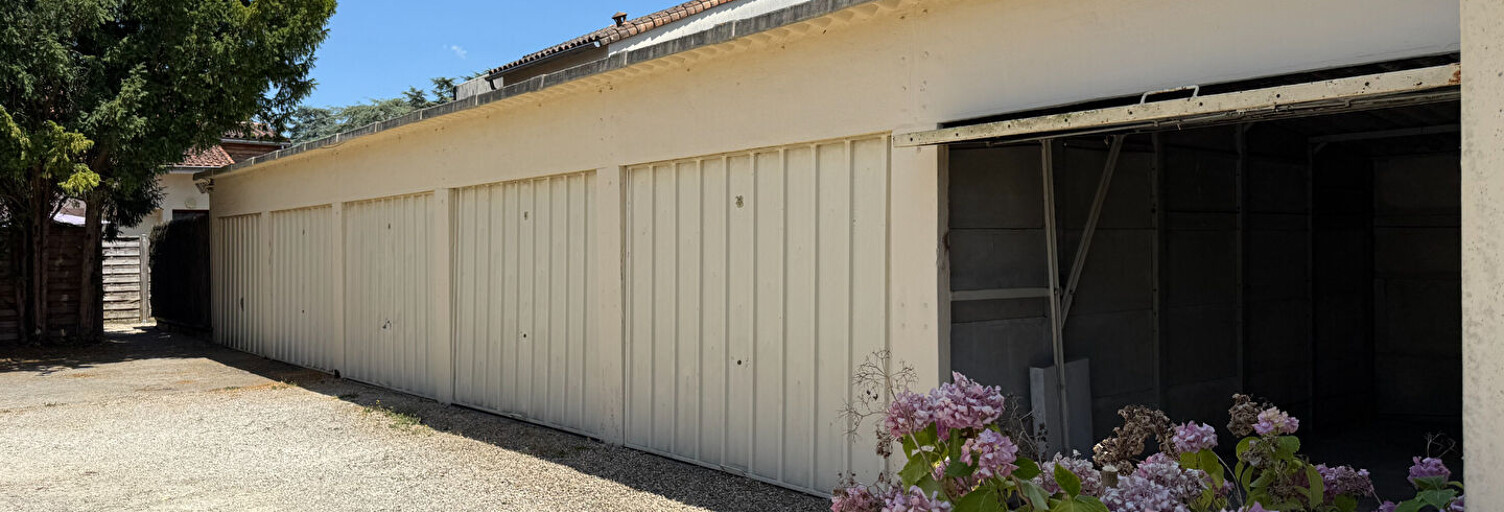 Garage   m² à vendre à Poitiers (86000)