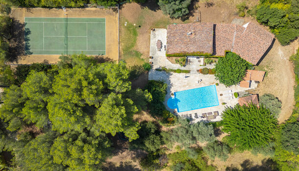 Villa / Maison 8 pièces  à vendre Aubagne 13400