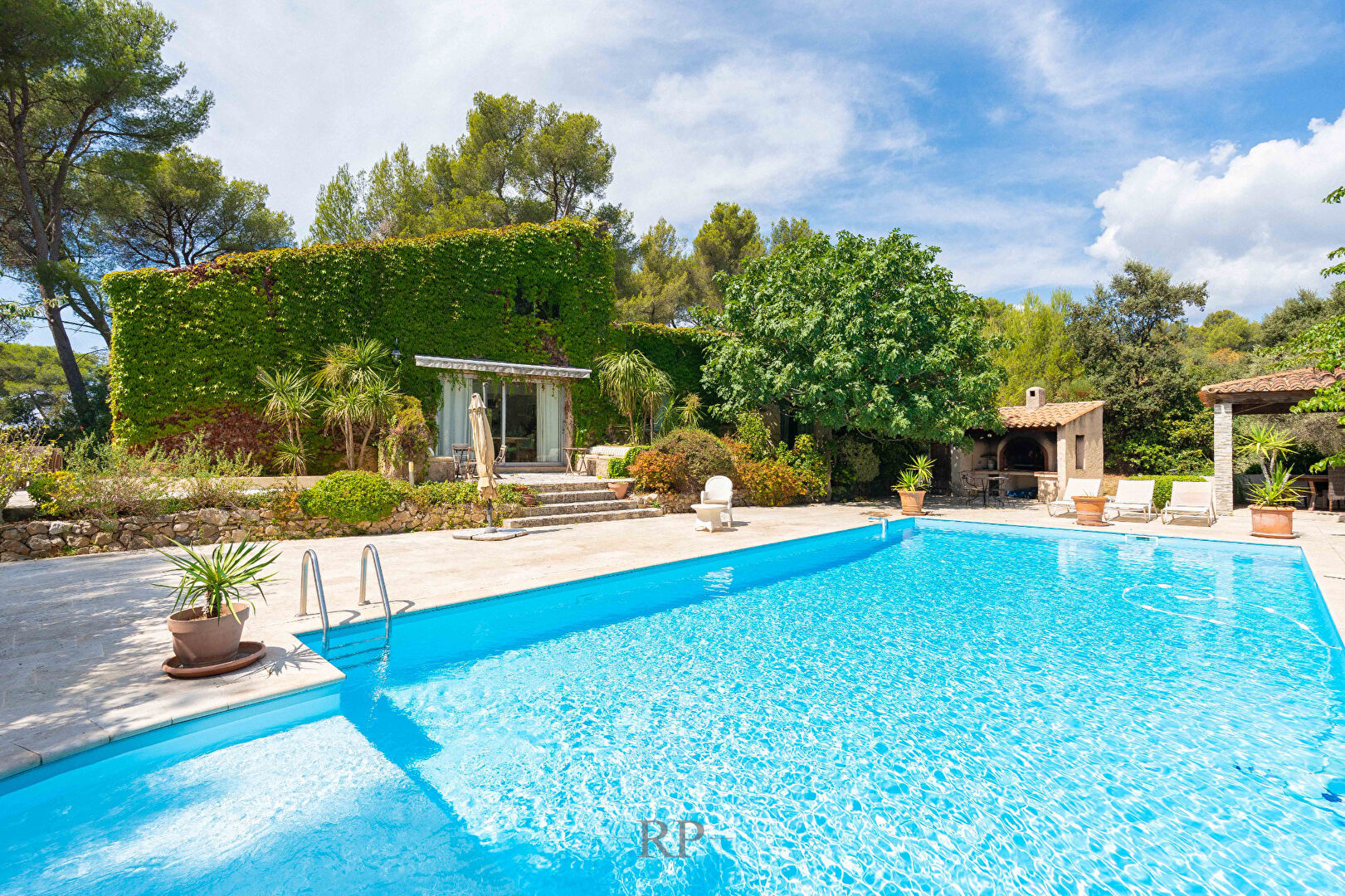Villa / Maison  T8 à vendre Aubagne 13400