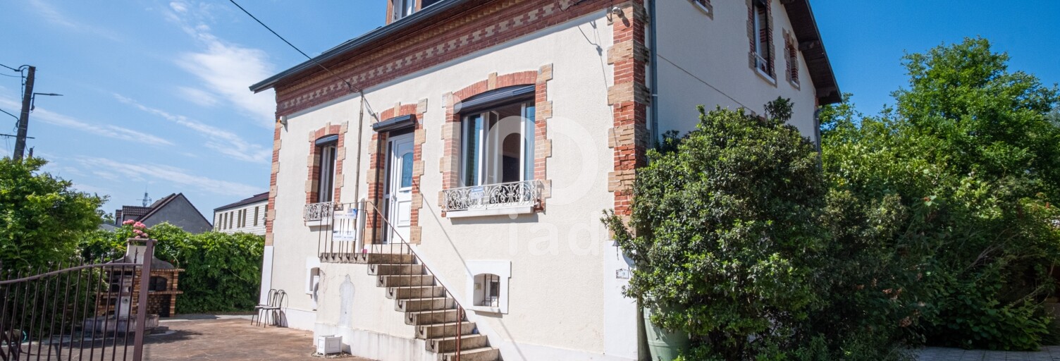 Maison 9 Pièces 165 m² à vendre à Saint-Pierre-lès-Nemours (77140)