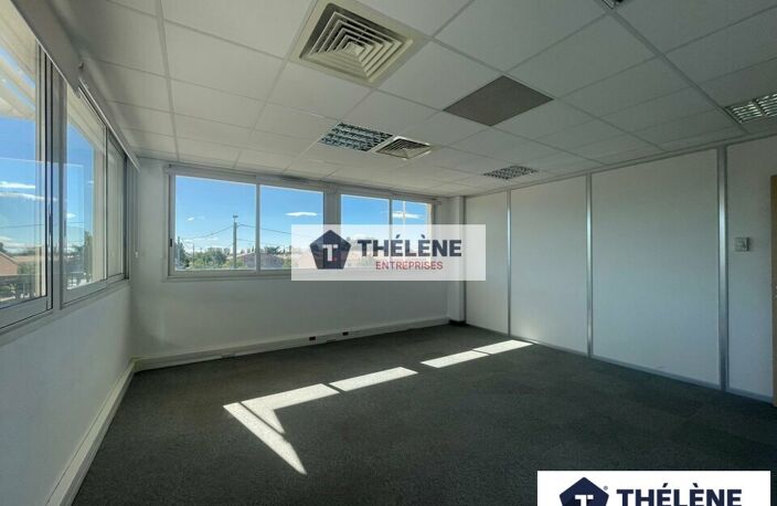 BUREAUX à LOUER — photo 2