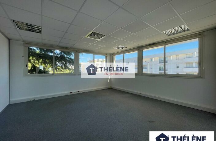 BUREAUX à LOUER — photo 3