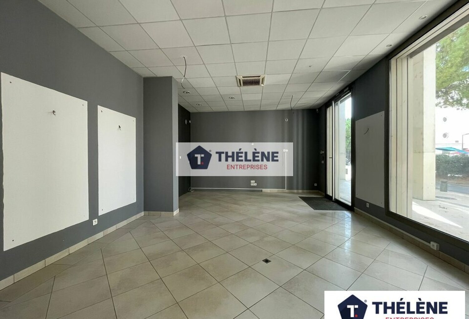 BUREAUX à LOUER — photo 1