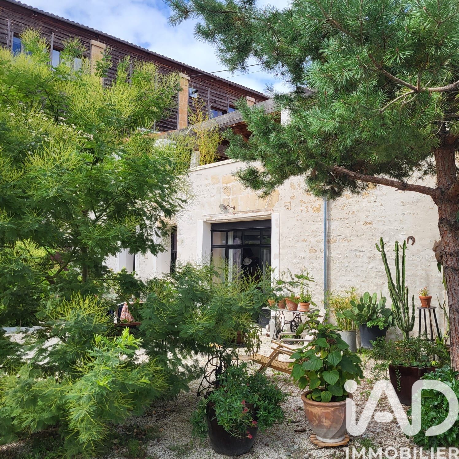 Niort - 499m² - 1p.