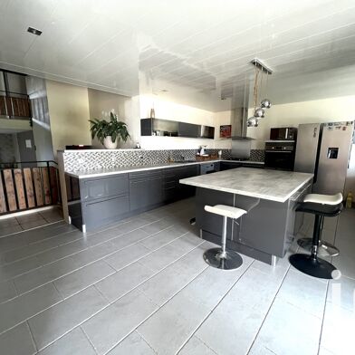 Maison 8 pièces 230000 €