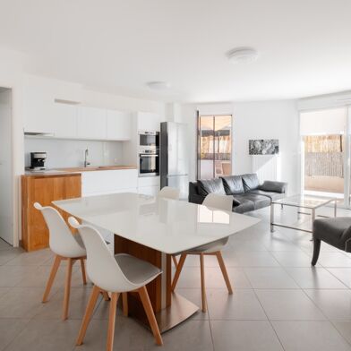 Appartement 4 pièces 432596 €