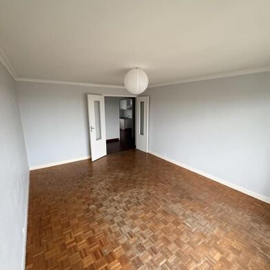 Appartement 4 pièces 709 €