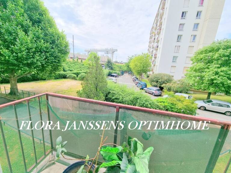APPARTEMENT DANS RESIDENCE FAMILIALE AVEC CAVE ET BALCON — photo 1