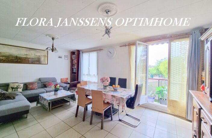 APPARTEMENT DANS RESIDENCE FAMILIALE AVEC CAVE ET BALCON — photo 2