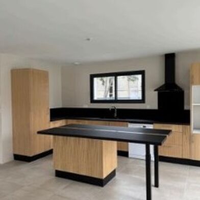 Maison 5 pièces 2200 €