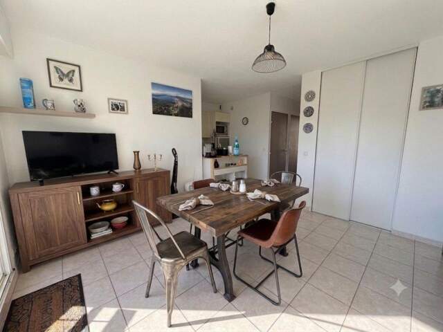 Appartement À Vendre — photo du bien
