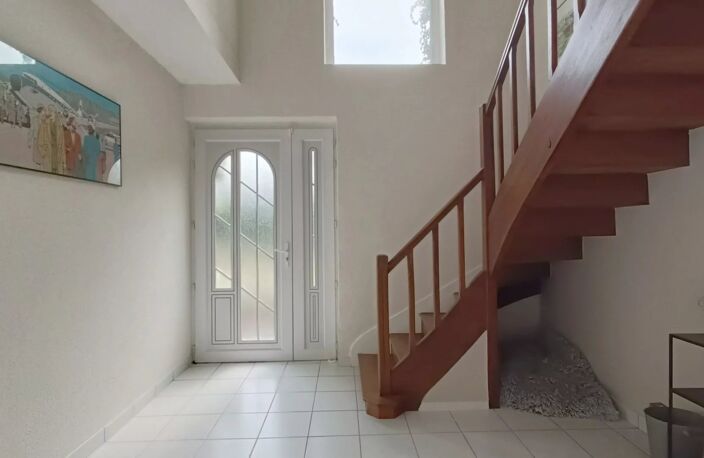 BELLE PROPRIÉTÉ AVEC PISCINE AVANTON — photo 3