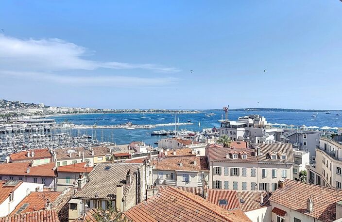 CANNES SUQUET VUE MER IMPRENABLE 3 PIECES TERRASSE RENOVE — photo 2