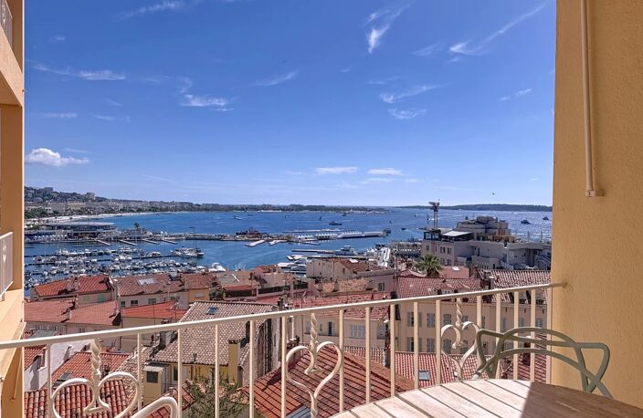 CANNES SUQUET VUE MER IMPRENABLE 3 PIECES TERRASSE RENOVE — photo 3