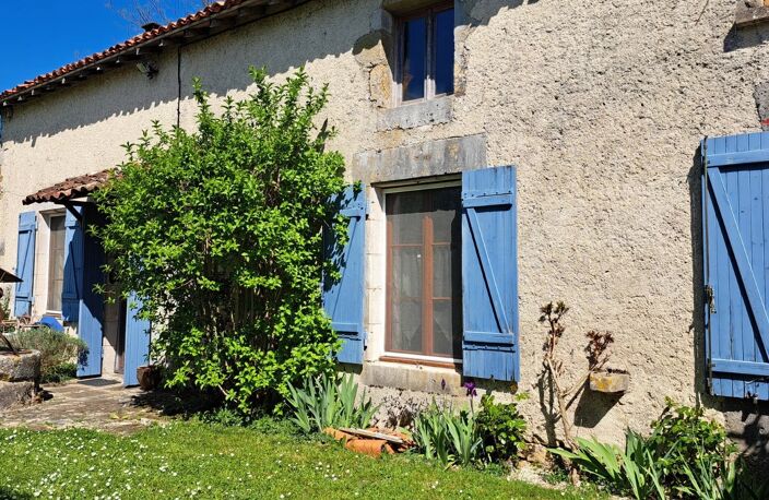Maison à vendre avec jardin à Nérignac, Poitou-Charentes — photo 2