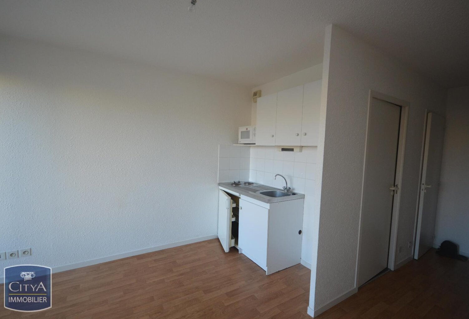 Location appartement 1 pièce 20 m² à Cholet (49300) — photo 1