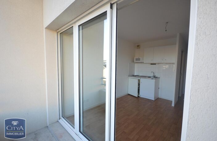 Location appartement 1 pièce 20 m² à Cholet (49300) — photo 2