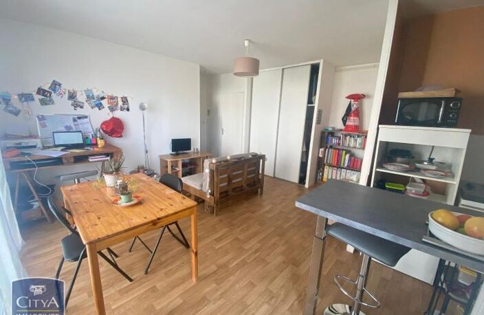Location appartement 2 pièces 37 m² à Cholet (49300) — photo 2