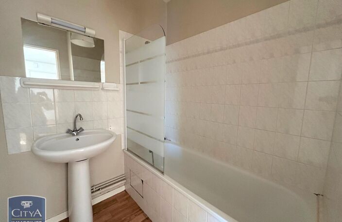 Location appartement 2 pièces 37 m² à Cholet (49300) — photo 5