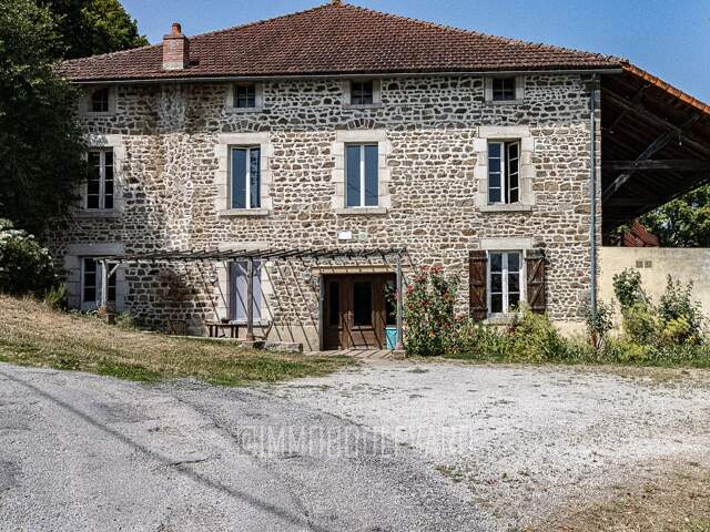 À vendre  Authentique corps de ferme,  22 ha de terres (23) — photo du bien