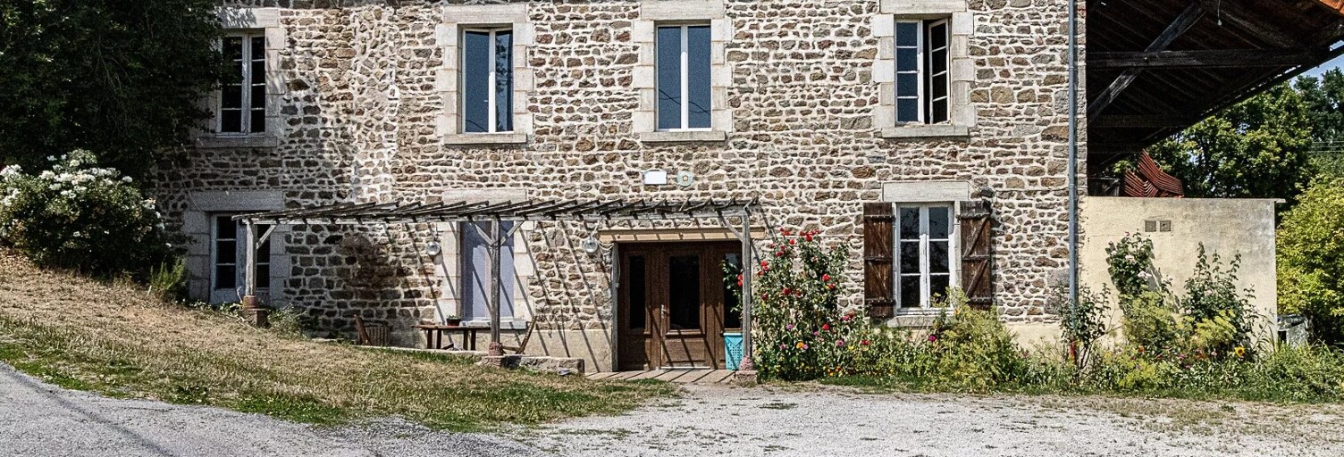 Maison 10 Pièces 263 m² à vendre à Auzances (23700)