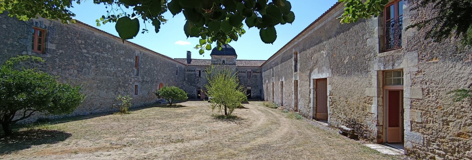 Maison 5 Pièces 400 m² à vendre à Saint-Michel-en-l'Herm (85580)