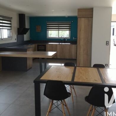 Maison 7 pièces 323200 €