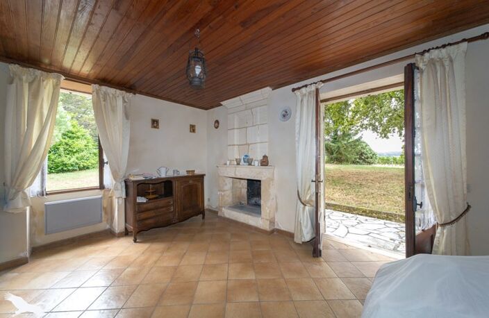 Maison en pierre de 3 pièces principales — photo 3