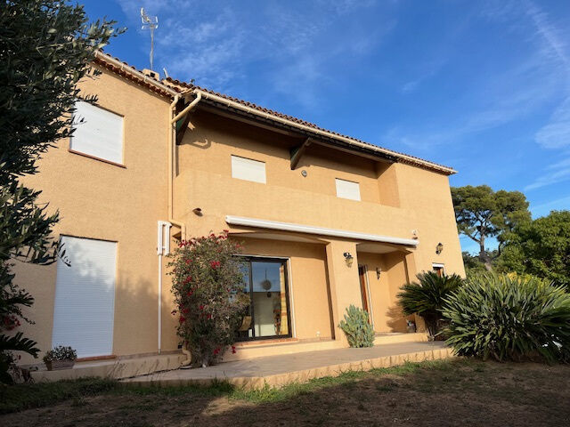 Villa / Maison  T6 à vendre Carqueiranne 83320