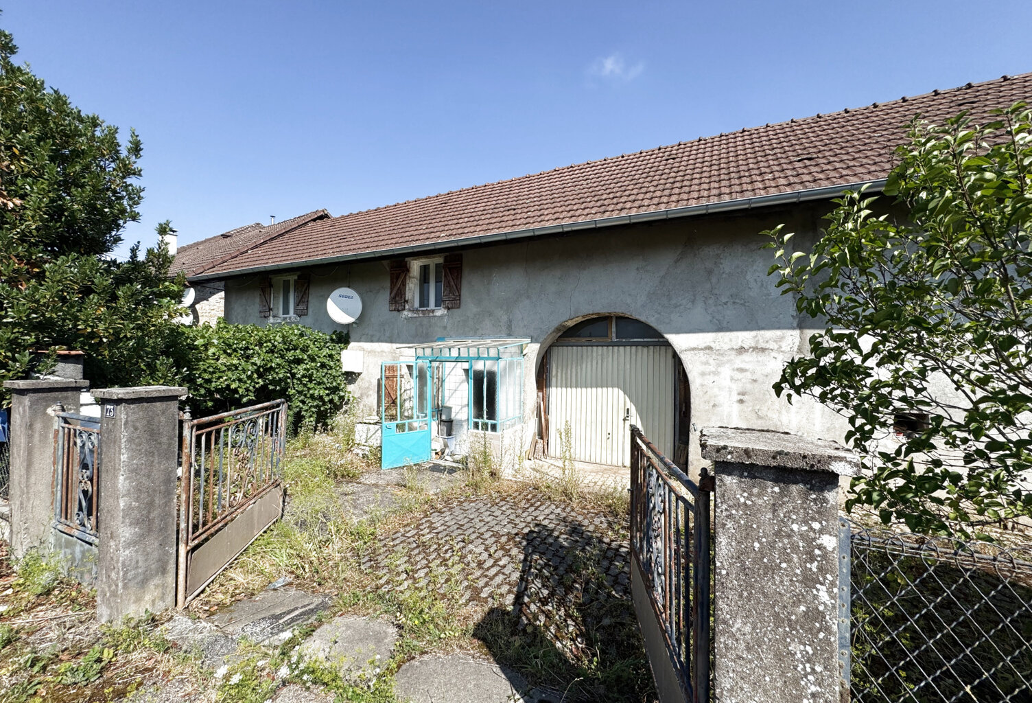 Vente ancienne ferme à rénover sur 10 ares 55 ca de terrain — photo 1