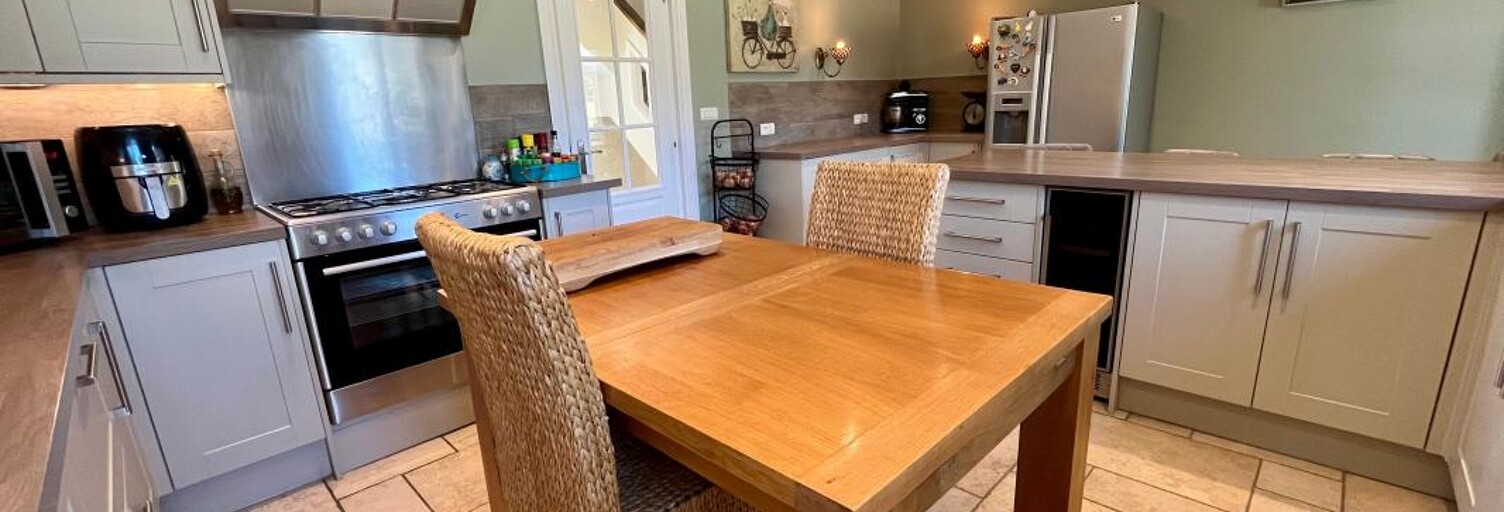 Maison 8 Pièces 284 m² à vendre à Plusquellec (22160)