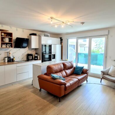 Appartement 3 pièces 275000 €