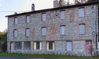 Immeuble  243 m² à vendre à La Monnerie-le-Montel (63650)