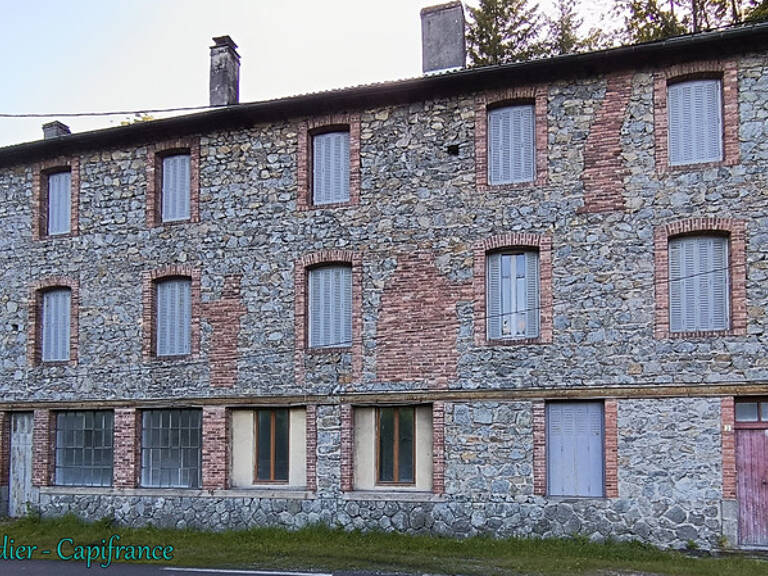 Bâtiment avec 4 appartements - secteur Thiers - proche sortieA89 – La Monnerie (63650) — photo 1