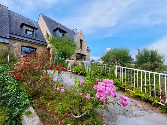 Maison à vendre 9 pièces CAMARET SUR MER (29) — photo du bien