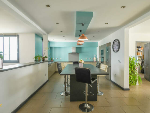 À VENDRE – APPARTEMENT F6 GRAND STANDING — photo du bien