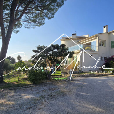 Maison 8 pièces 749000 €