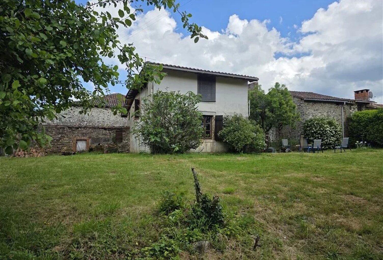 Maison de 5 chambres et maisons à rénover, St Christophe, 16 — photo 1