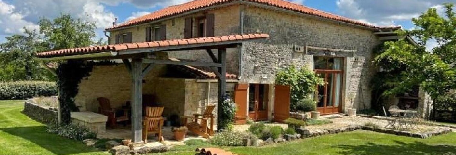 Maison 11 Pièces 270 m² à vendre à Cellefrouin (16260)