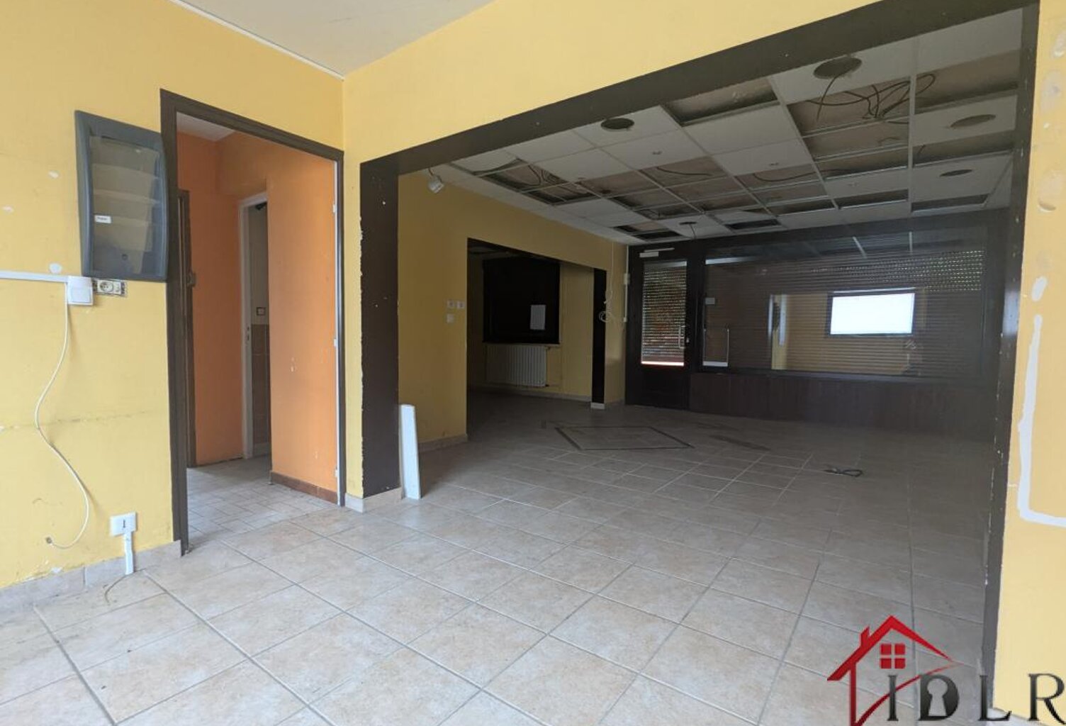 Immeuble investissement avec local et appartement Vaite — photo 1