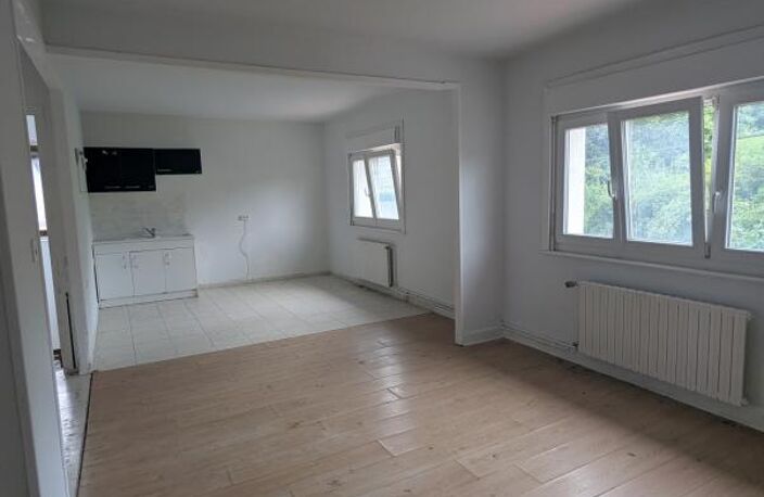 Immeuble investissement avec local et appartement Vaite — photo 2