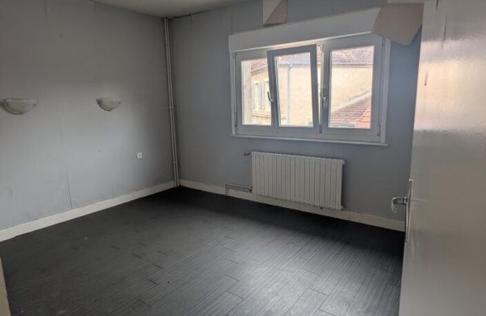 Immeuble investissement avec local et appartement Vaite — photo 3