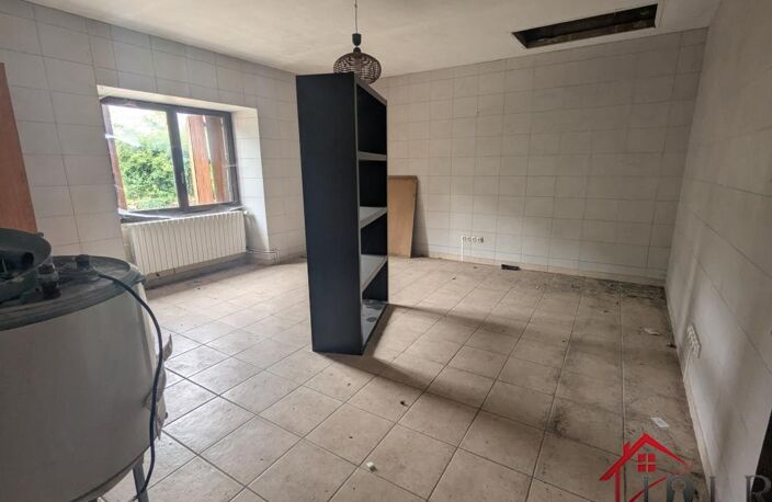 Immeuble investissement avec local et appartement Vaite — photo 4