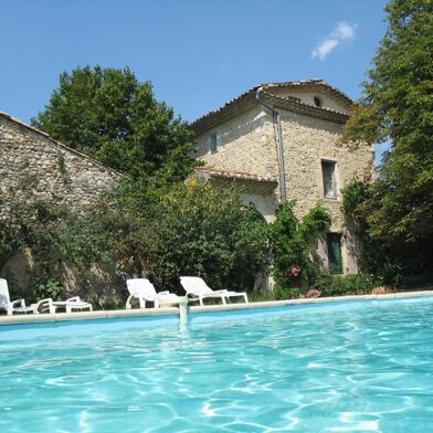 Appartement 3 pièces 1111 €