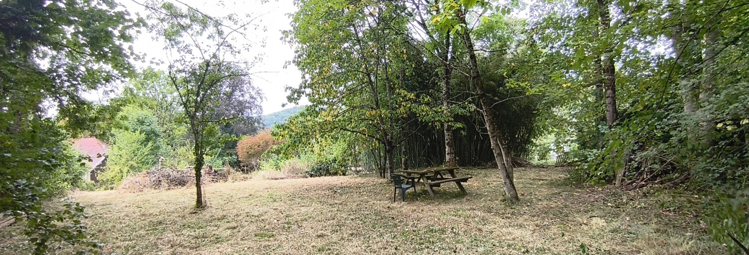 Terrain  1051 m² à vendre à Baume-les-Dames (25110)