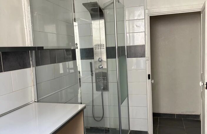 Appartement T4 113 m² Montélimar — photo 5